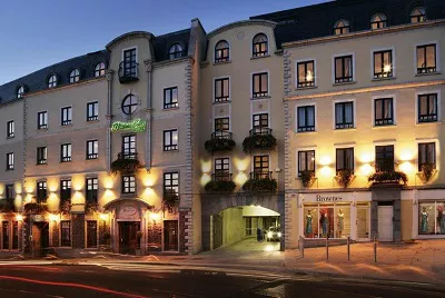 Bracken Court Hotel****