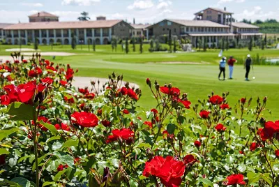 Preiswert Golfen am Gardasee - Chervó Golf Hotel Apartments San Vigilio****Italien Golfreisen und Golfurlaub