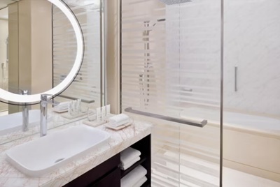 Crowne Plaza Dubai MarinaDubai Golfreisen und Golfurlaub Crowne Plaza Dubai MarinaDubai Golfreisen und Golfurlaub